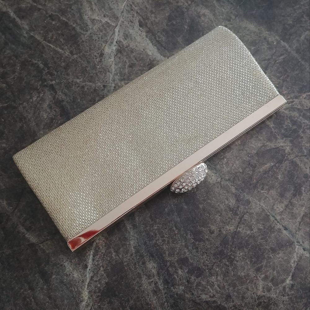 Gold prom/bal small purse.